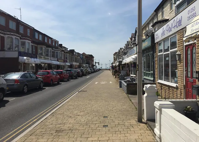 Four Seasons Guest House Blackpool